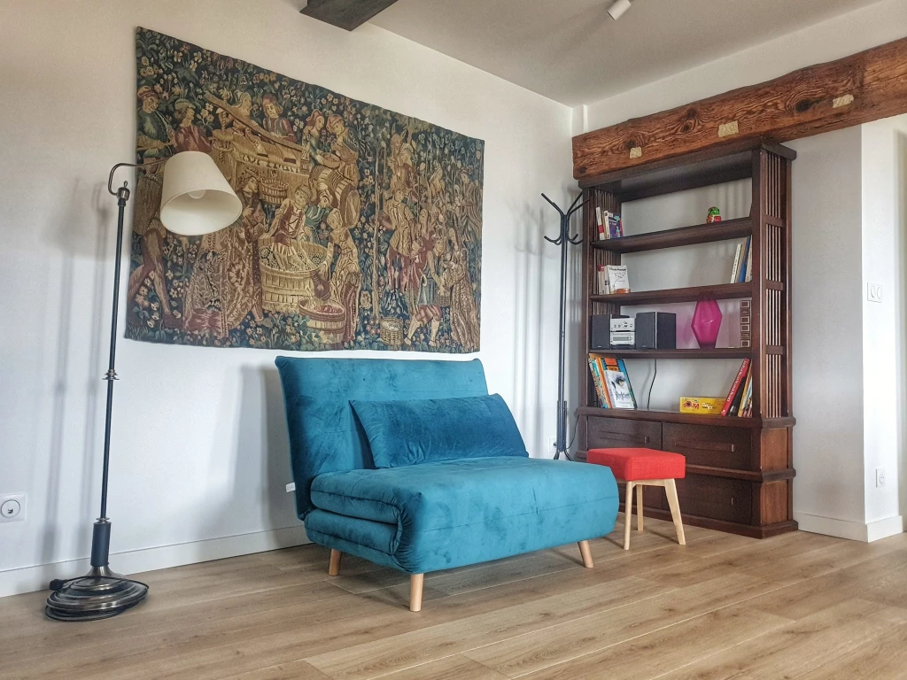 Le lit d'appoint de la Loge, appartement rooftop, meublé de tourisme à La Bâtie, location à Vienne.